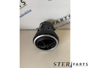 Gebruikte Luchtrooster Dashboard Mercedes B (W246) 1.8 B-180 CDI BlueEFFICIENCY 16V Prijs € 19,95 Margeregeling aangeboden door Sterparts Mercedes specialist