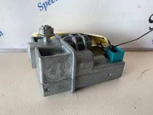 Gebruikte Anti diefstal slot Mercedes E (W212) E-200 CDI 16V BlueEfficiency,BlueTEC Prijs € 149,50 Margeregeling aangeboden door Sterparts Mercedes specialist