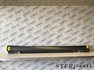 Gebruikte Sideskirt rechts Mercedes E (W212) E-200 CDI 16V BlueEfficiency,BlueTEC Prijs € 59,50 Margeregeling aangeboden door Sterparts Mercedes specialist