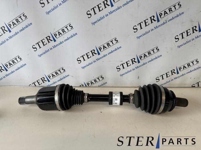 Gebruikte Aandrijfas links-voor Mercedes A (177.0) 1.5 A-160d Prijs € 543,90 Inclusief btw aangeboden door Sterparts Mercedes specialist
