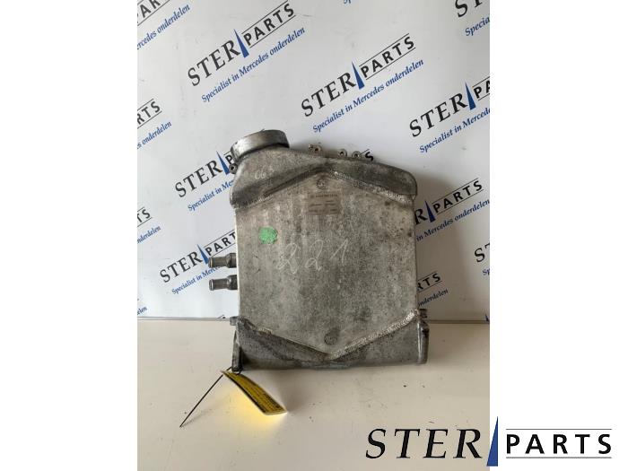 Gebruikte Intercooler Mercedes S (W221) 4.0 S-420 CDI V8 32V Prijs € 99,50 Margeregeling aangeboden door Sterparts Mercedes specialist