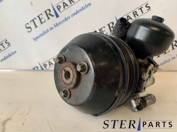 Gebruikte Pomp Servo Mercedes S (W221) 4.0 S-420 CDI V8 32V Prijs € 350,00 Margeregeling aangeboden door Sterparts Mercedes specialist