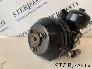 Gebruikte Servopomp Mercedes S (W221) 4.0 S-420 CDI V8 32V Prijs € 350,00 Margeregeling aangeboden door Sterparts Mercedes specialist