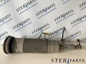 Gebruikte Mac Phersonpoot rechts-voor Mercedes S (W221) 4.0 S-420 CDI V8 32V Prijs € 495,00 Margeregeling aangeboden door Sterparts Mercedes specialist