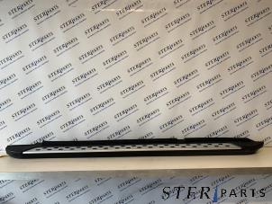 Gebruikte Treeplank links Mercedes GLK (204.7/9) 2.2 200 CDI 16V BlueEfficiency 4-Matic Prijs € 125,00 Margeregeling aangeboden door Sterparts Mercedes specialist