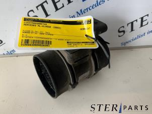 Gebruikte Luchtmassameter Mercedes ML I (163) 400 4.0 CDI V8 32V Prijs € 74,50 Margeregeling aangeboden door Sterparts Mercedes specialist
