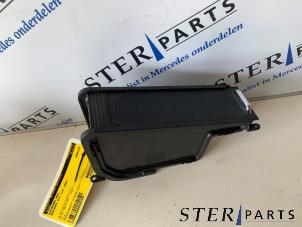 Gebruikte Dashboard deel Mercedes SLK (R170) 2.0 200 16V Prijs € 34,95 Margeregeling aangeboden door Sterparts Mercedes specialist