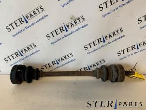 Gebruikte Aandrijfas rechts-achter Mercedes SLK (R170) 2.0 200 16V Prijs € 39,50 Margeregeling aangeboden door Sterparts Mercedes specialist