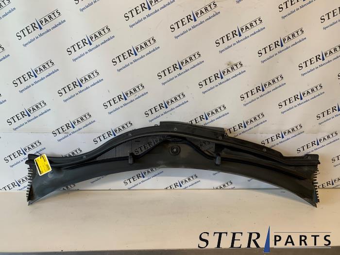 Gebruikte Paravan Mercedes SLK (R170) 2.0 200 16V Prijs € 19,95 Margeregeling aangeboden door Sterparts Mercedes specialist