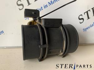 Gebruikte Luchtmassameter Mercedes ML I (163) 400 4.0 CDI V8 32V Prijs € 74,50 Margeregeling aangeboden door Sterparts Mercedes specialist