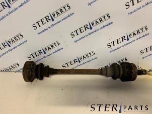 Gebruikte Aandrijfas rechts-achter Mercedes SLK (R170) 2.3 230 K 16V Prijs € 85,00 Margeregeling aangeboden door Sterparts Mercedes specialist