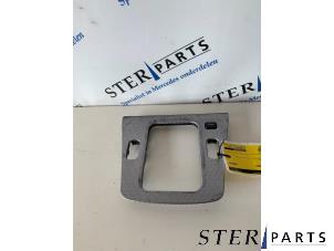 Gebruikte Dashboard deel Mercedes SLK (R170) 2.3 230 K 16V Prijs € 14,95 Margeregeling aangeboden door Sterparts Mercedes specialist