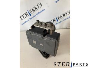 Gebruikte ABS Pomp Mercedes S (W221) 4.0 S-420 CDI V8 32V Prijs € 495,00 Margeregeling aangeboden door Sterparts Mercedes specialist