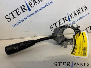 Gebruikte Pinker Schakelaar Mercedes E (W210) 3.2 E-320 V6 18V Prijs € 24,95 Margeregeling aangeboden door Sterparts Mercedes specialist