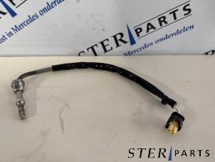 Gebruikte Uitlaat temperatuursensor Mercedes ML II (164/4JG) 3.0 ML-350 CDI BlueTec 4-Matic V6 24V Prijs € 44,95 Margeregeling aangeboden door Sterparts Mercedes specialist