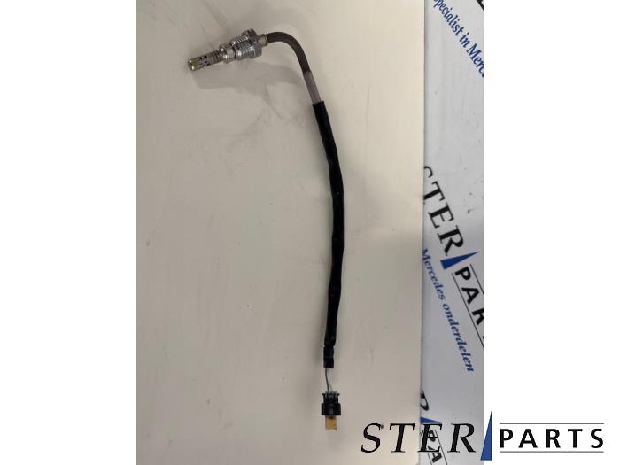 Uitlaat temperatuursensor Mercedes ML II (164/4JG), 2005 / 2011 3.0 ML-350 CDI BlueTec 4-Matic V6 24V, SUV, Diesel, 2.987cc, 155kW (211pk), 4x4, OM642820, 2009-09 / 2011-12, 164.124; 164.125 (Gebruikt)