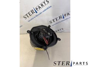 Gebruikte Chaufage Ventilatiemotor Mercedes E Combi (S211) 3.2 E-320 CDI 24V Prijs € 34,95 Margeregeling aangeboden door Sterparts Mercedes specialist