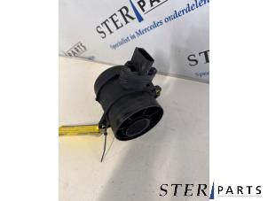 Gebruikte Luchtmassameter Mercedes E Combi (S211) 3.2 E-320 CDI 24V Prijs € 34,95 Margeregeling aangeboden door Sterparts Mercedes specialist