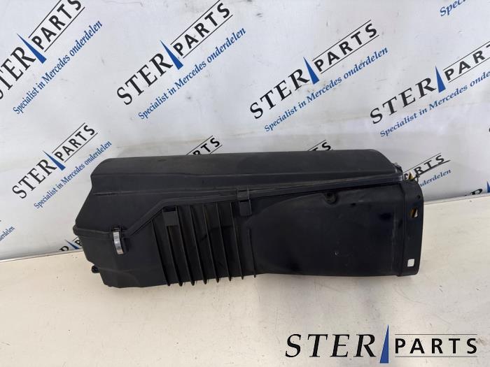 Gebruikte Luchtfilterhuis Mercedes E Combi (S211) 3.2 E-320 CDI 24V Prijs € 39,50 Margeregeling aangeboden door Sterparts Mercedes specialist