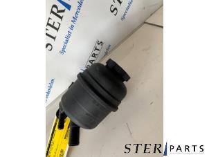 Gebruikte Stuurbekrachtiging Olie Reservoir Mercedes CL (216) 6.2 CL-63 AMG V8 Prijs € 14,95 Margeregeling aangeboden door Sterparts Mercedes specialist