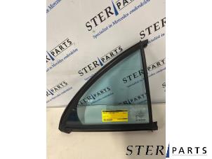 Gebruikte Ruit Extra 4Deurs rechts-achter Mercedes E (W211) 2.2 E-200 CDI 16V Prijs € 49,95 Margeregeling aangeboden door Sterparts Mercedes specialist