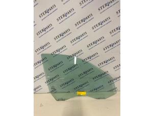 Gebruikte Portierruit 4Deurs rechts-voor Mercedes E (W211) 2.2 E-200 CDI 16V Prijs € 34,95 Margeregeling aangeboden door Sterparts Mercedes specialist