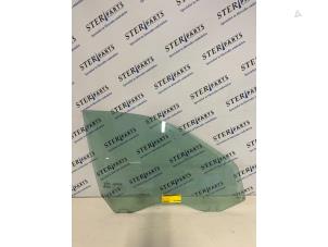 Gebruikte Portierruit 4Deurs rechts-voor Mercedes E (W211) 2.2 E-200 CDI 16V Prijs € 34,95 Margeregeling aangeboden door Sterparts Mercedes specialist