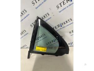 Gebruikte Extra Ruit 4Deurs links-achter Mercedes C (W205) C-180d 1.6 Turbo 16V Prijs € 34,95 Margeregeling aangeboden door Sterparts Mercedes specialist