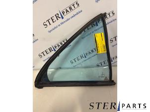 Gebruikte Ruit Extra 4Deurs rechts-achter Mercedes E (W210) 2.0 E-200K 16V Prijs € 19,95 Margeregeling aangeboden door Sterparts Mercedes specialist