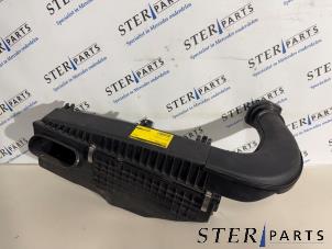 Gebruikte Luchtfilterhuis Mercedes C (W205) C-180 1.6 CDI BlueTEC, C-180 d 16V Prijs € 75,00 Margeregeling aangeboden door Sterparts Mercedes specialist