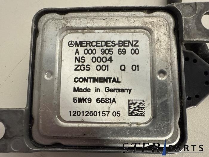 Nox sensor van een Mercedes-Benz E (C207) E-350 CDI V6 24V 2010