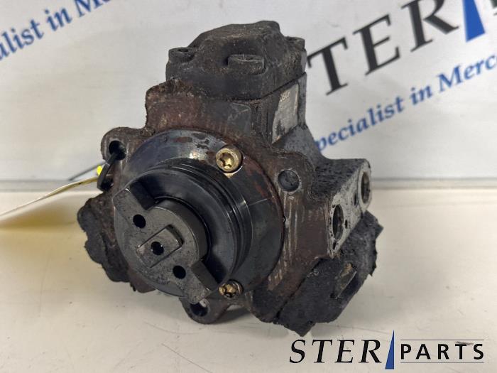 Gebruikte Brandstofpomp Mechanisch Mercedes C Combi (S203) 2.2 C-200 CDI 16V Prijs € 74,50 Margeregeling aangeboden door Sterparts Mercedes specialist