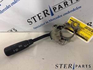 Gebruikte Licht + Raw Schakelaar Mercedes C Combi (S203) 2.2 C-200 CDI 16V Prijs € 24,95 Margeregeling aangeboden door Sterparts Mercedes specialist