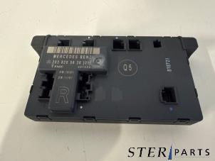 Gebruikte Deur module Mercedes C Combi (S203) 2.2 C-200 CDI 16V Prijs € 24,95 Margeregeling aangeboden door Sterparts Mercedes specialist