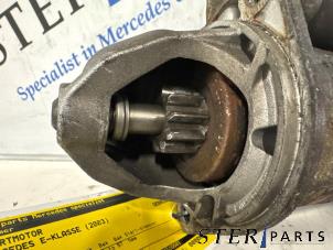 Startmotor van een Mercedes-Benz E (W211) 3.2 E-320 CDI 24V 2003