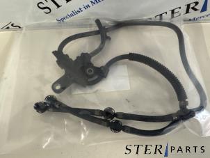 Gebruikte Brandstof retourleiding Mercedes C Estate (S204) 3.0 C-320 CDI V6 24V Prijs € 35,00 Margeregeling aangeboden door Sterparts Mercedes specialist
