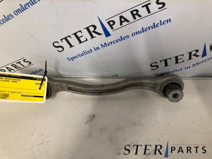 Gebruikte Reactiestang rechts-achter Mercedes C (W204) 1.6 C-180K 16V BlueEfficiency Prijs € 14,95 Margeregeling aangeboden door Sterparts Mercedes specialist