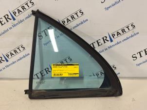 Gebruikte Driehoeks Ruit links-achter Mercedes C (W203) 2.0 C-180 16V Prijs € 24,95 Margeregeling aangeboden door Sterparts Mercedes specialist