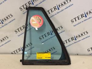 Gebruikte Driehoeks Ruit links-achter Mercedes C Combi (S203) 2.2 C-200 CDI 16V Prijs € 19,95 Margeregeling aangeboden door Sterparts Mercedes specialist