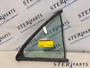 Gebruikte Driehoeks Ruit rechts-achter Mercedes C (W202) 1.8 C-180 16V Prijs € 19,95 Margeregeling aangeboden door Sterparts Mercedes specialist