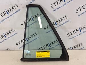 Gebruikte Driehoeks Ruit links-achter Mercedes C Combi (S202) 1.8 C180T 16V Prijs € 19,50 Margeregeling aangeboden door Sterparts Mercedes specialist