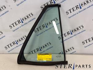 Gebruikte Driehoeks Ruit rechts-achter Mercedes C Combi (S202) 1.8 C180T 16V Prijs € 19,50 Margeregeling aangeboden door Sterparts Mercedes specialist