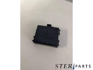 Gebruikte Sensor regen Mercedes E Combi (S211) 3.2 E-320 CDI 24V Prijs € 19,95 Margeregeling aangeboden door Sterparts Mercedes specialist
