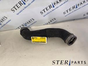 Gebruikte Intercooler Slang Mercedes E Combi (S211) 3.2 E-320 CDI 24V Prijs € 15,00 Margeregeling aangeboden door Sterparts Mercedes specialist