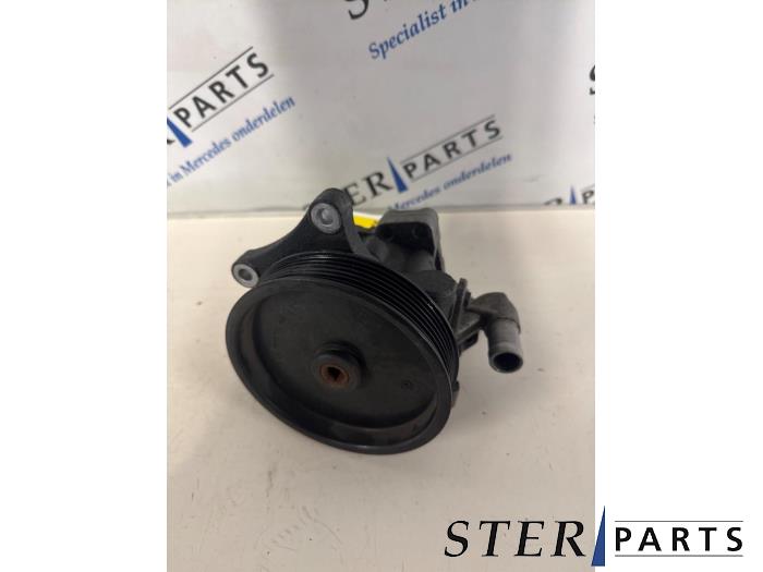 Gebruikte Stuurpomp Mercedes E (W212) E-200 CGI 16V BlueEfficiency Prijs € 195,00 Margeregeling aangeboden door Sterparts Mercedes specialist