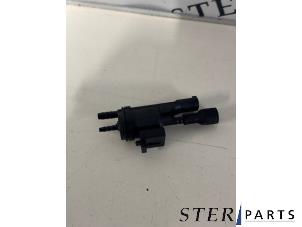 Gebruikte Vacuum ventiel Mercedes E (W213) E-200d 2.0 Turbo 16V Prijs € 9,50 Margeregeling aangeboden door Sterparts Mercedes specialist