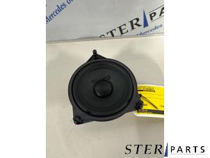 Gebruikte Luidspreker Mercedes C (W205) C-350 e 2.0 16V Prijs € 19,50 Margeregeling aangeboden door Sterparts Mercedes specialist