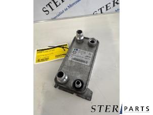 Gebruikte Oliekoeler Mercedes C (W205) C-350 e 2.0 16V Prijs € 39,95 Margeregeling aangeboden door Sterparts Mercedes specialist