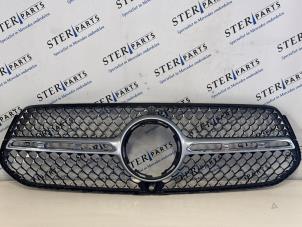 Gebruikte Grille Mercedes GLE (V167) 350 e 2.0 16V 4-Matic Prijs € 124,95 Margeregeling aangeboden door Sterparts Mercedes specialist