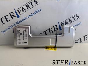 Gebruikte Camera voorzijde Mercedes C (W205) C-350 e 2.0 16V Prijs € 224,50 Margeregeling aangeboden door Sterparts Mercedes specialist